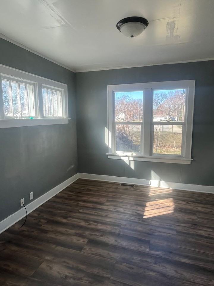 702 W Murphy St - Photo 2 of 13