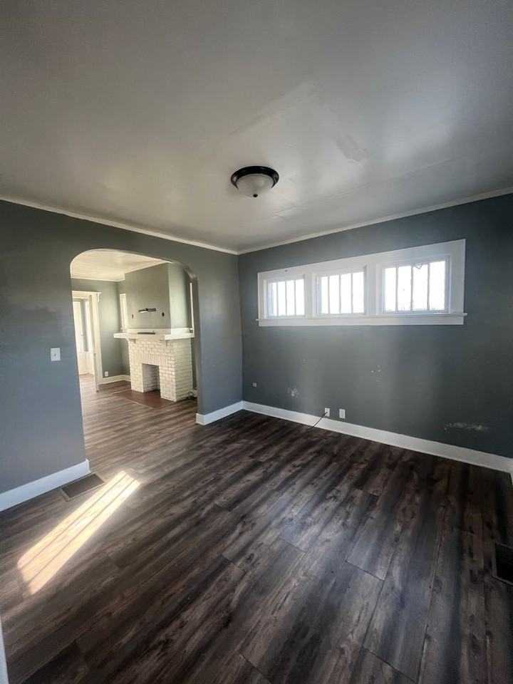 702 W Murphy St - Photo 3 of 13