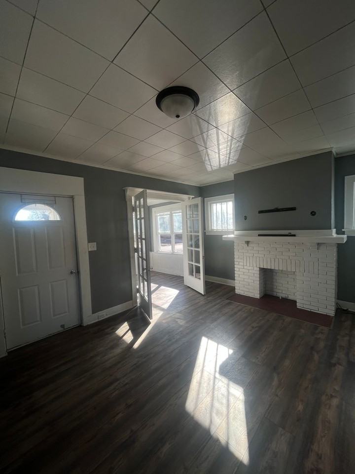 702 W Murphy St - Photo 4 of 13