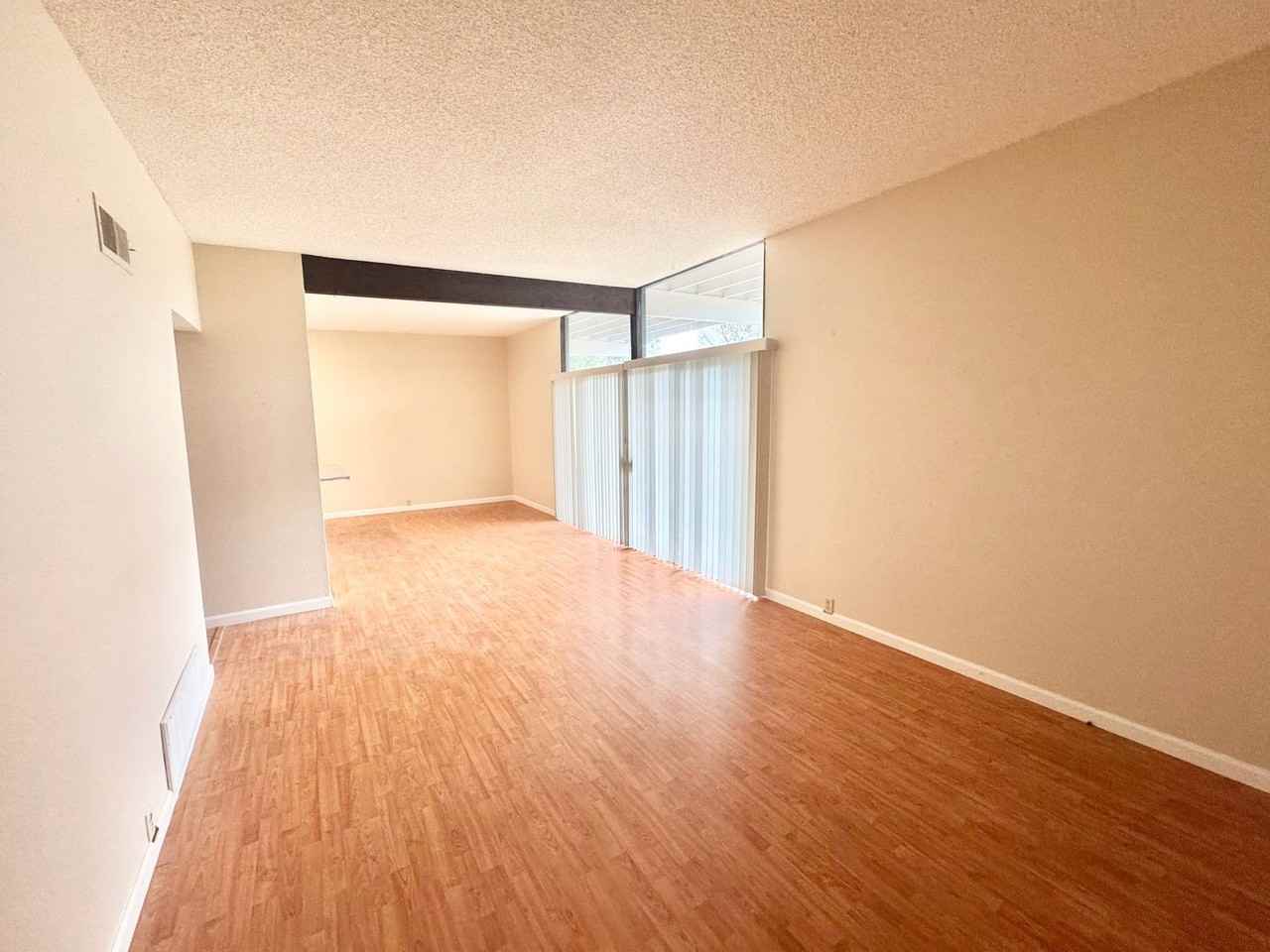 1012 Drake Dr - Photo 3 of 28