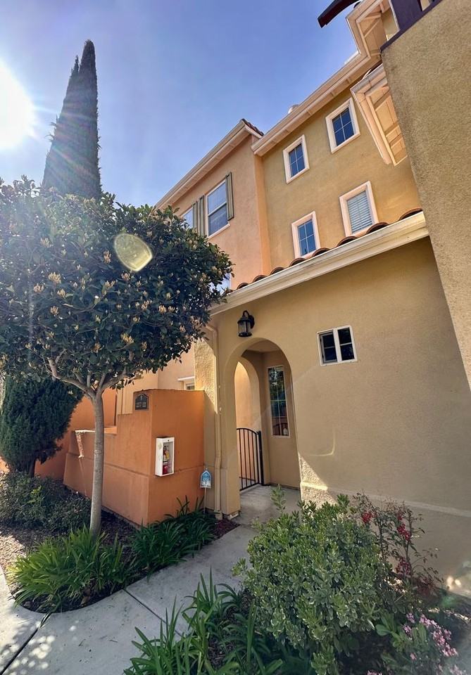 2277 Huntington Point Rd #133 - Photo 3 of 50