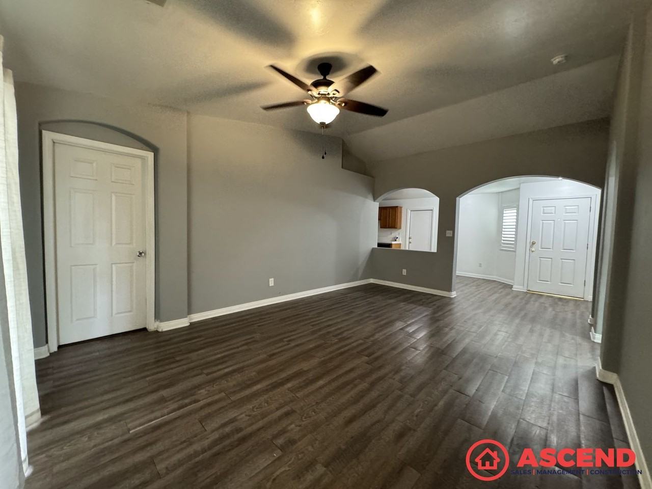 302 Tanner Michael Dr - Photo 3 of 12