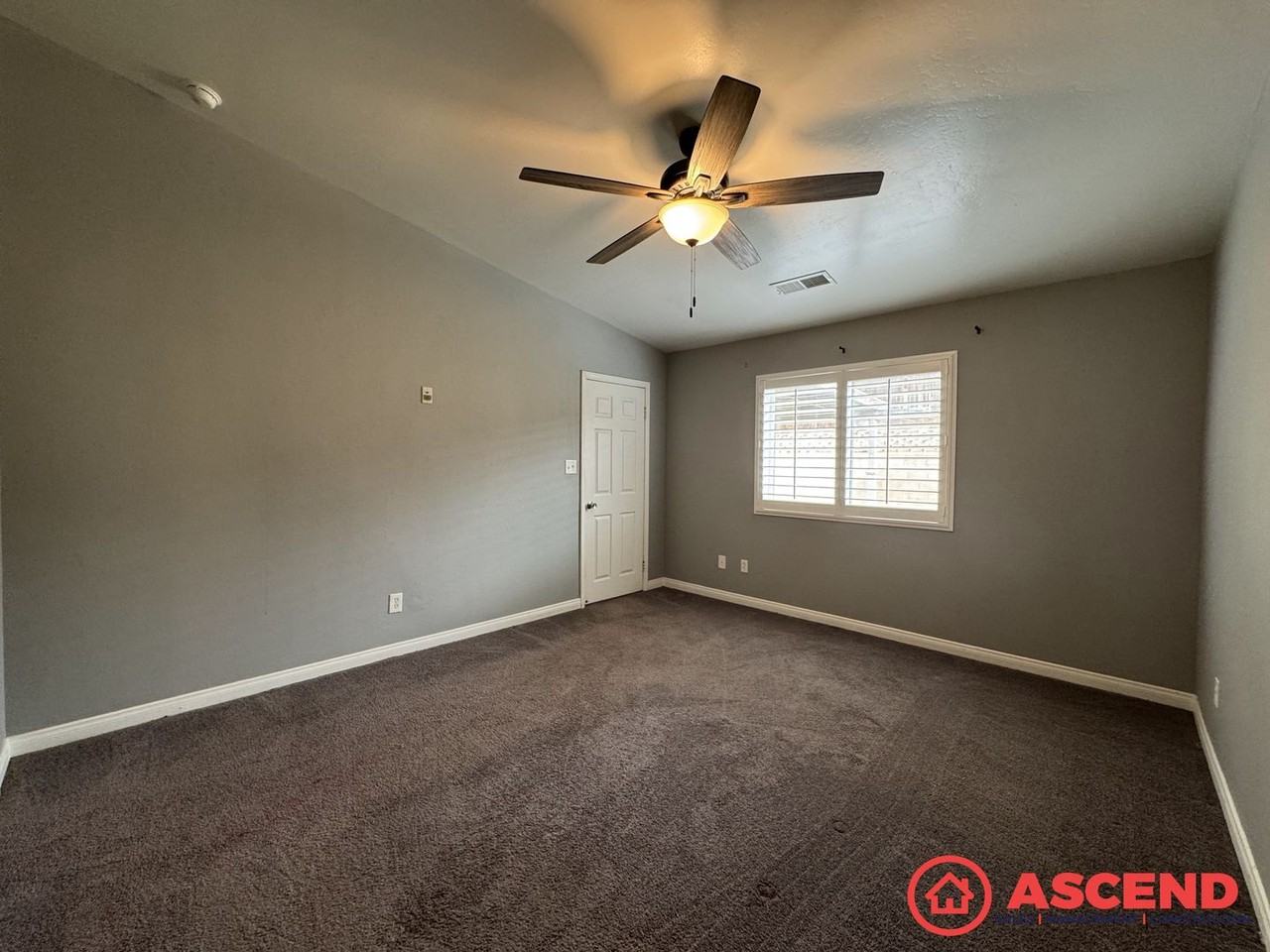 302 Tanner Michael Dr - Photo 5 of 12
