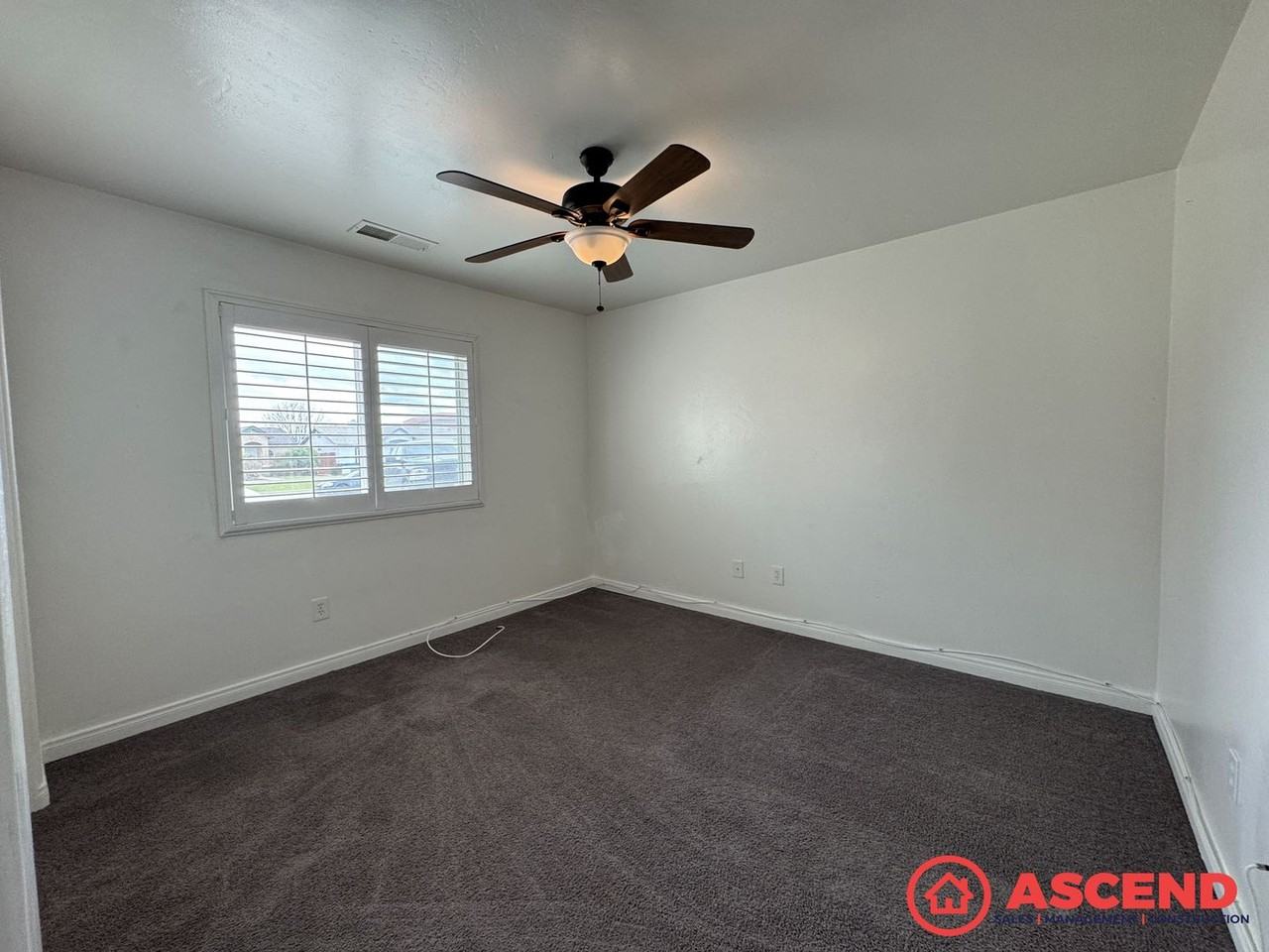 302 Tanner Michael Dr - Photo 7 of 12