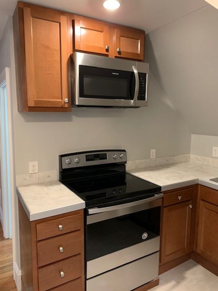 749 Chislett St - Photo 4 of 15