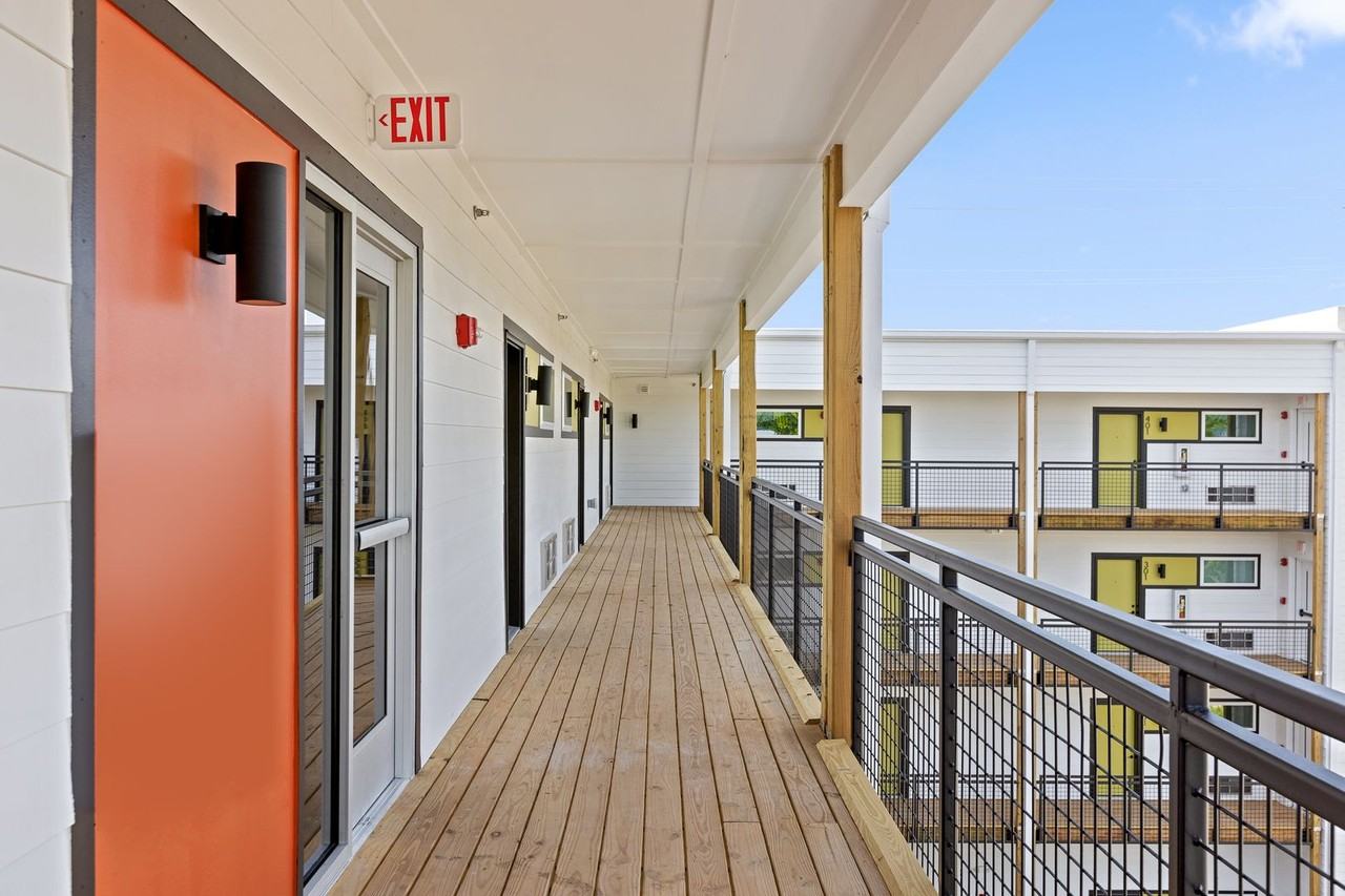 East Line Apartments | Modern Studio Apartments in Downtown Chattanooga - Photo 7 of 16