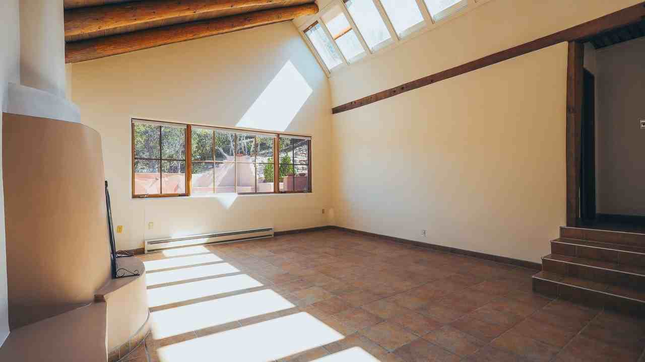 1432 Canyon Rd - Photo 2 of 35