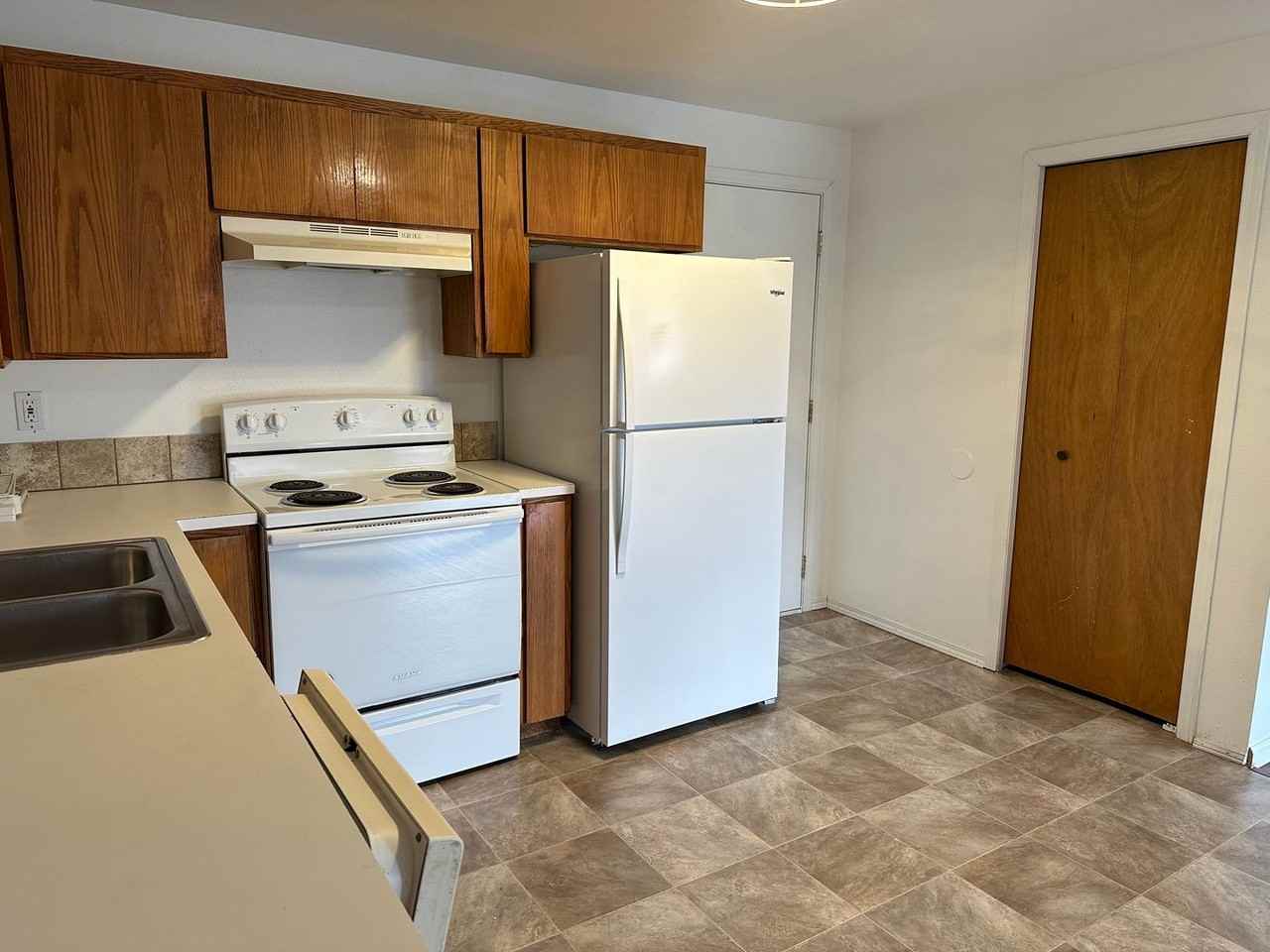 1150 W Vine St - Photo 2 of 11