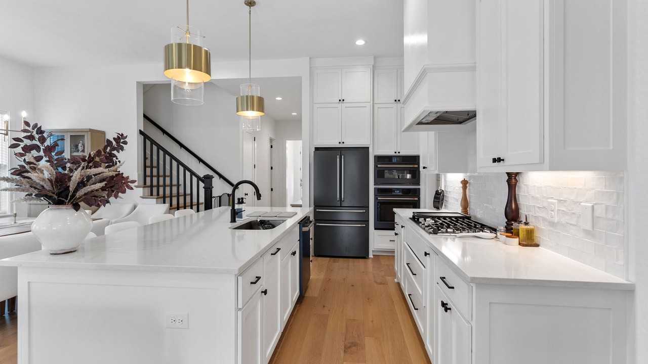 5104 Mclain Way - Photo 2 of 12
