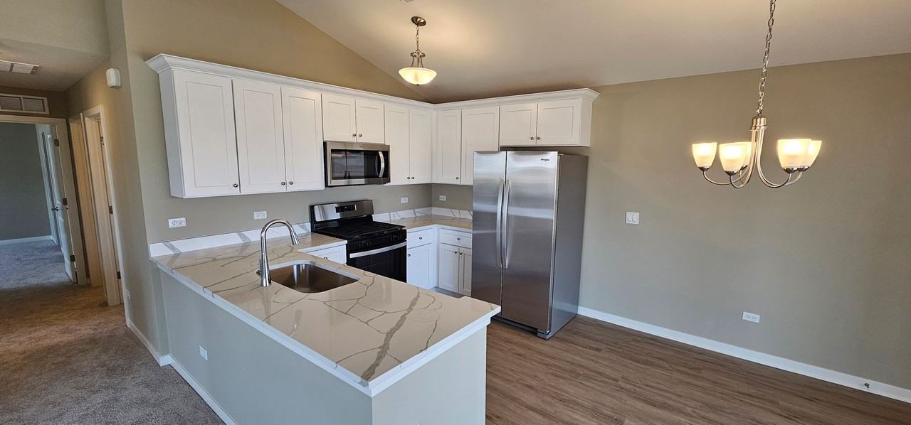 430 430 Timber Pointe Drive - Photo 5 of 19