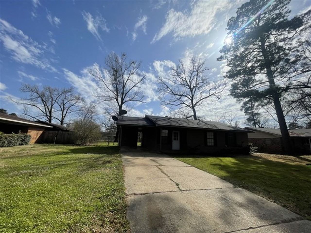 1008 Sharron Dr - Photo 3 of 42