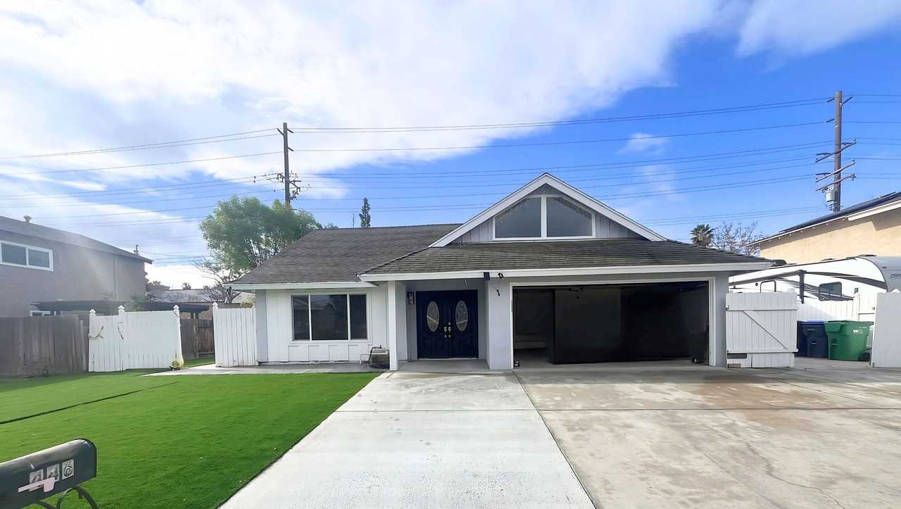 446 Annette Pl - Photo 2 of 17