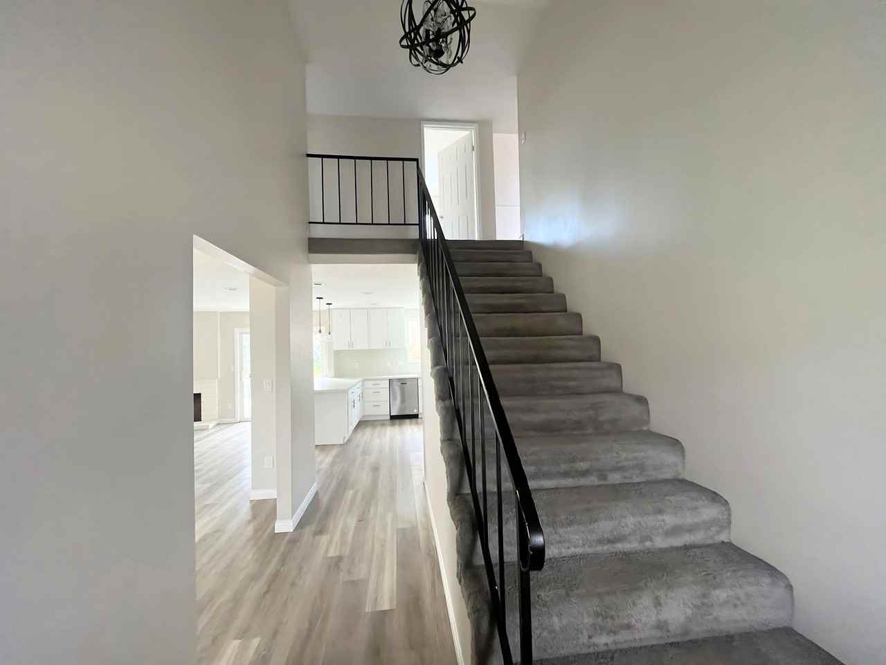 446 Annette Pl - Photo 3 of 17