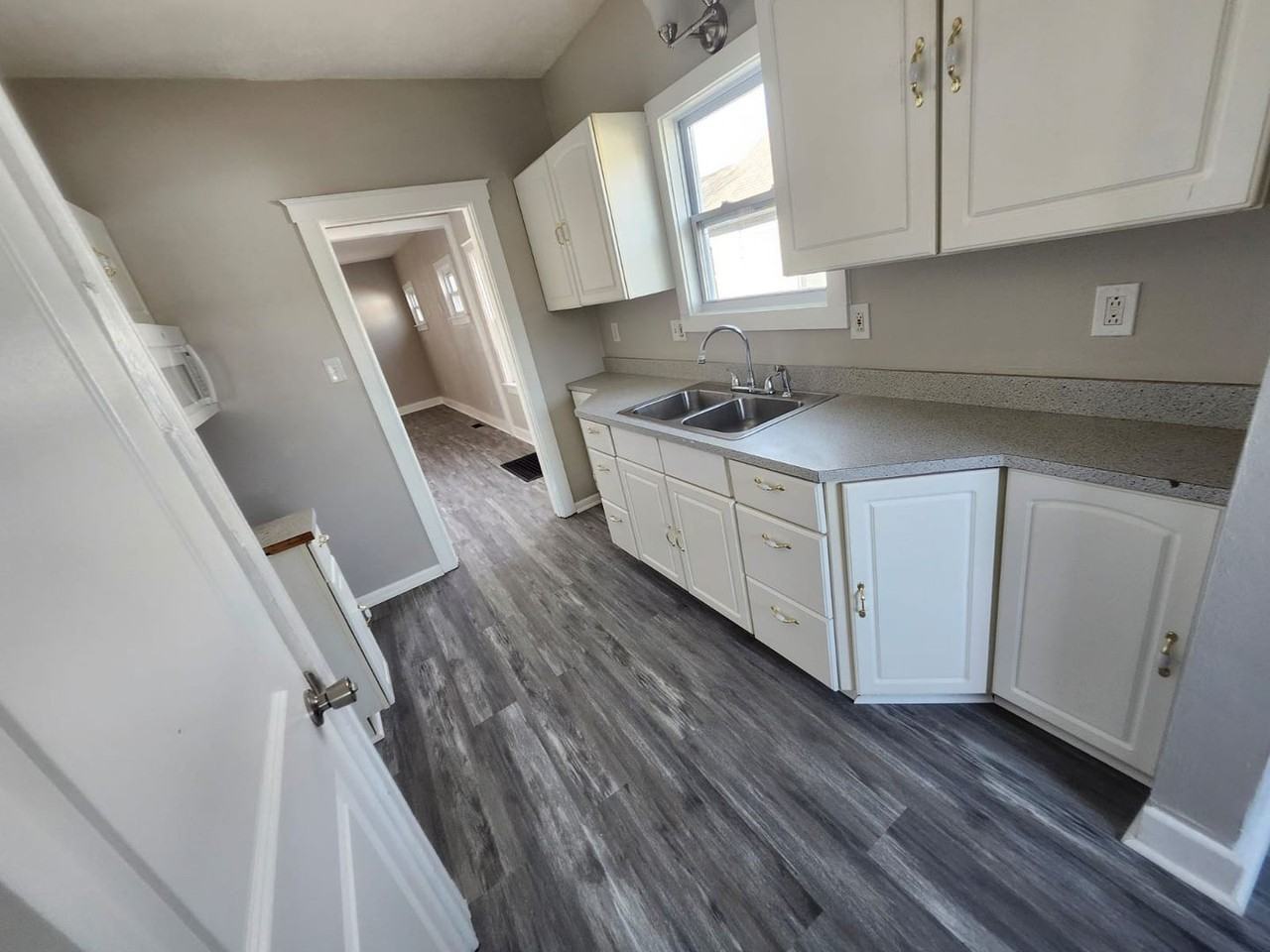 700 Wilmington Ave - Photo 3 of 16