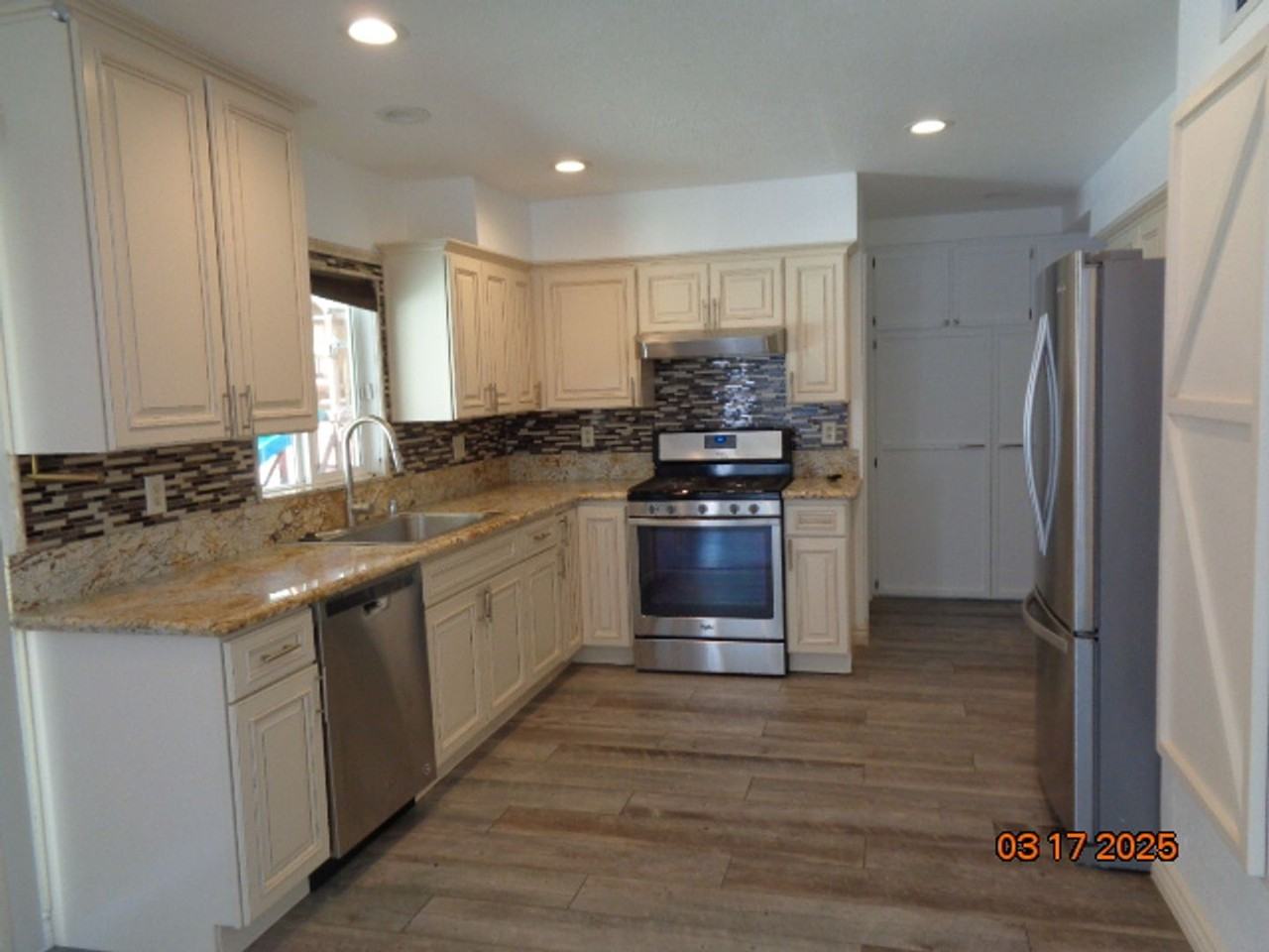 1338 Safari Ct - Photo 6 of 20