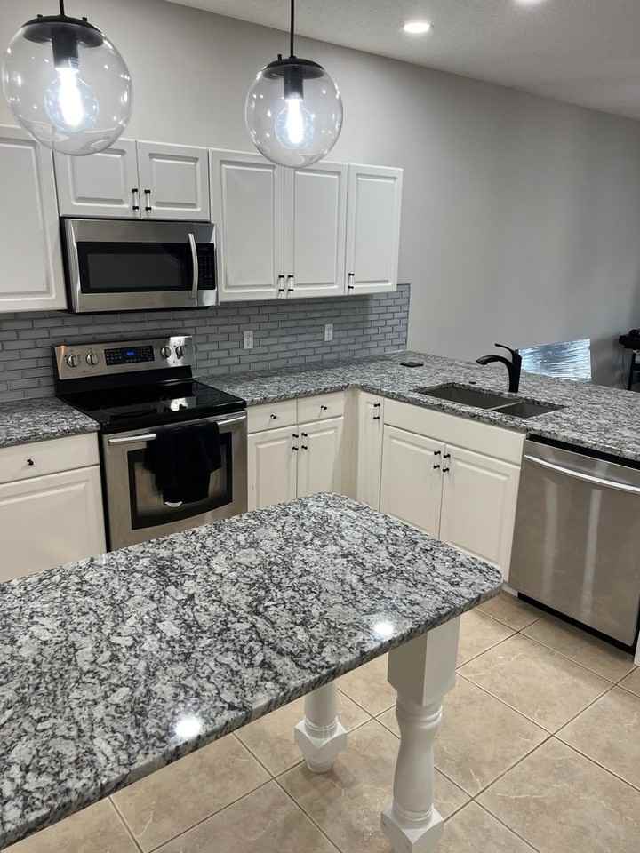 3421 Home Town Ln - Photo 4 of 17