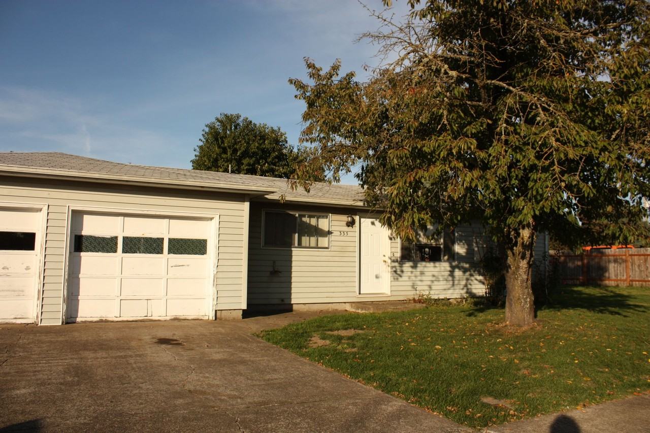 325 28th Avenue Southeast - Photo 2 of 18