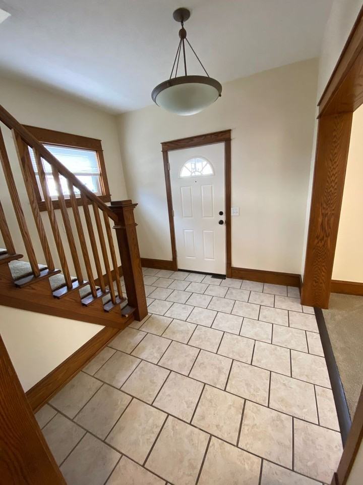 750 Watkins St Se - Photo 6 of 29