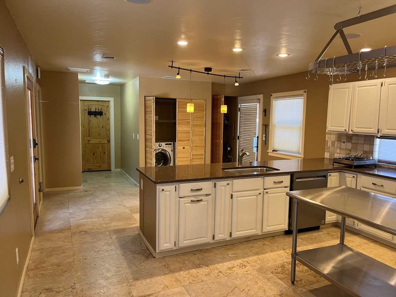 318 Sunset Park Dr - Photo 6 of 38