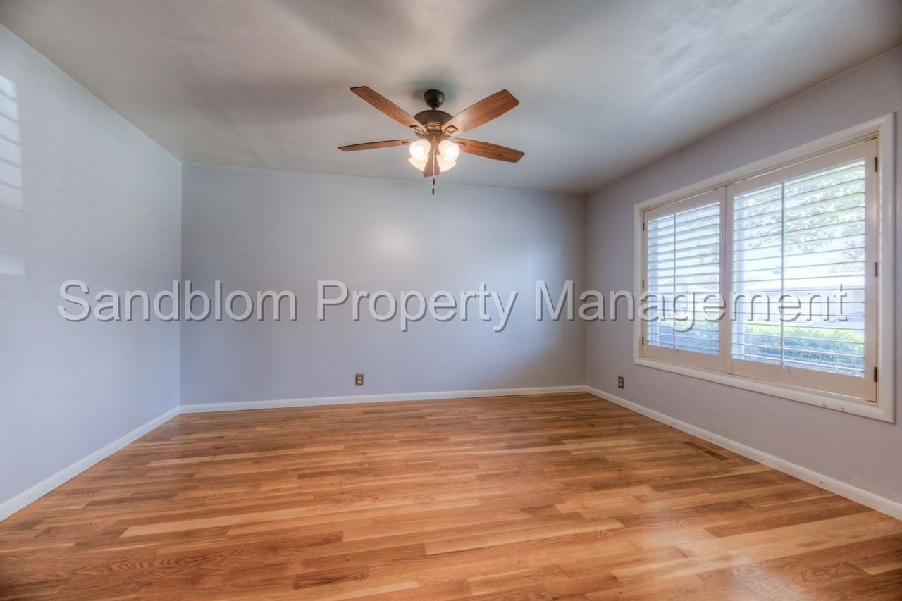 3156 S 74th East Ave - Photo 4 of 20