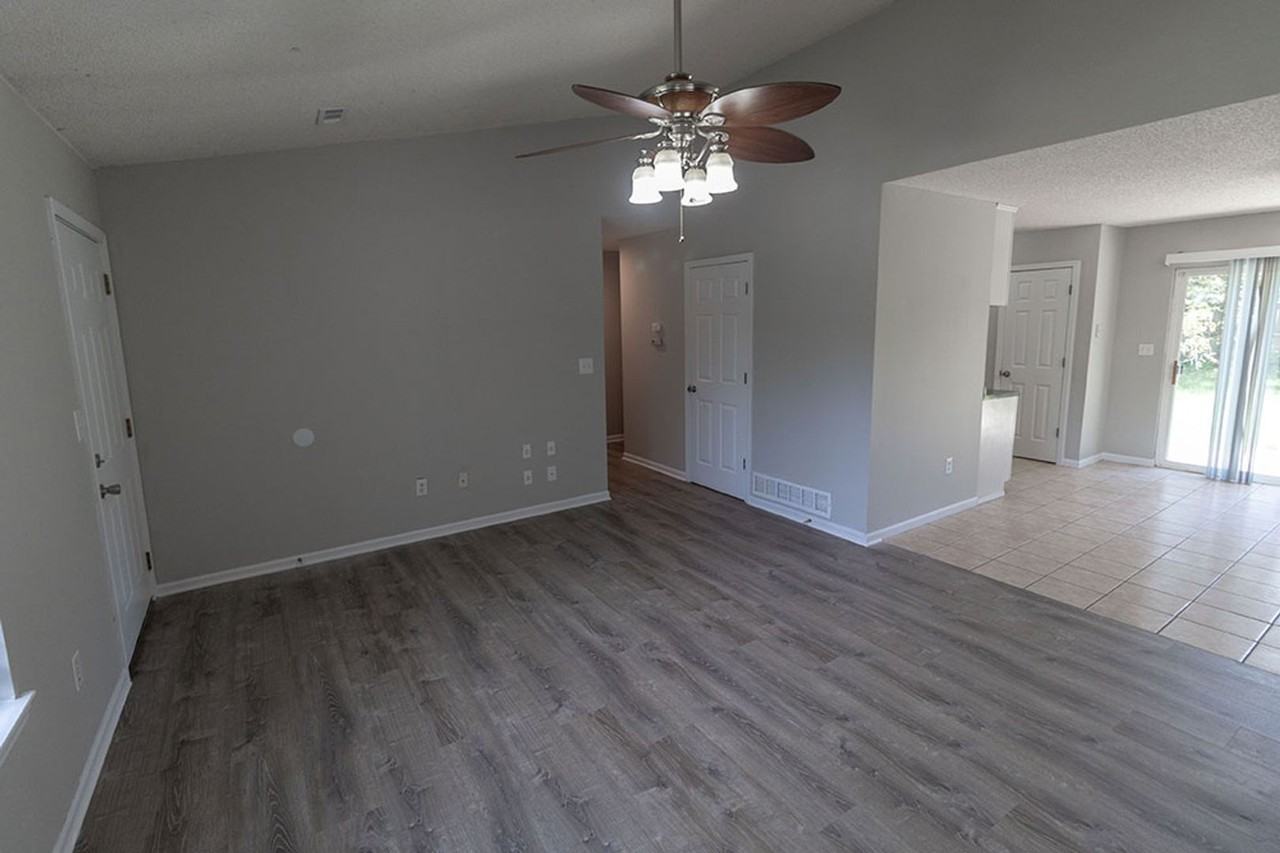 610 N Grace Ln - Photo 4 of 34