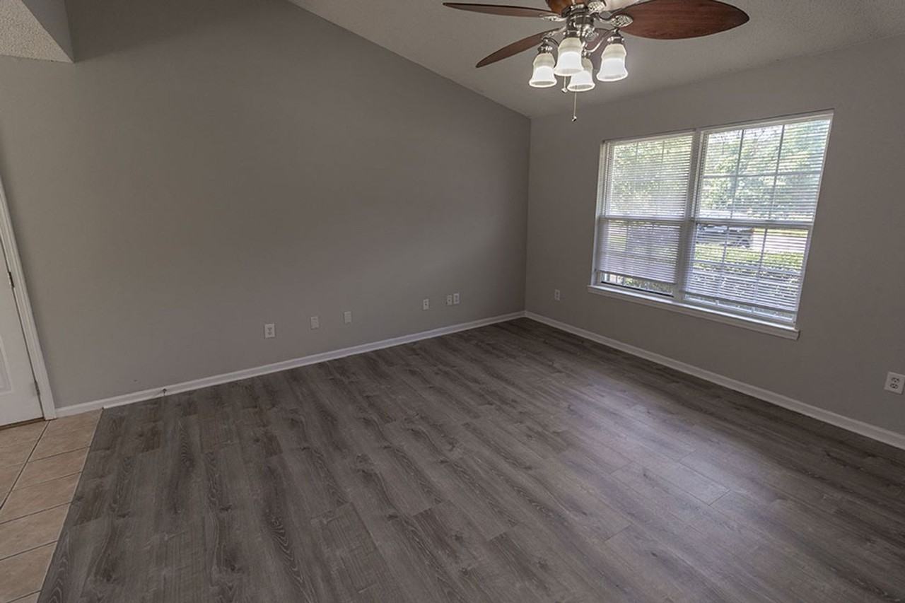 610 N Grace Ln - Photo 6 of 34