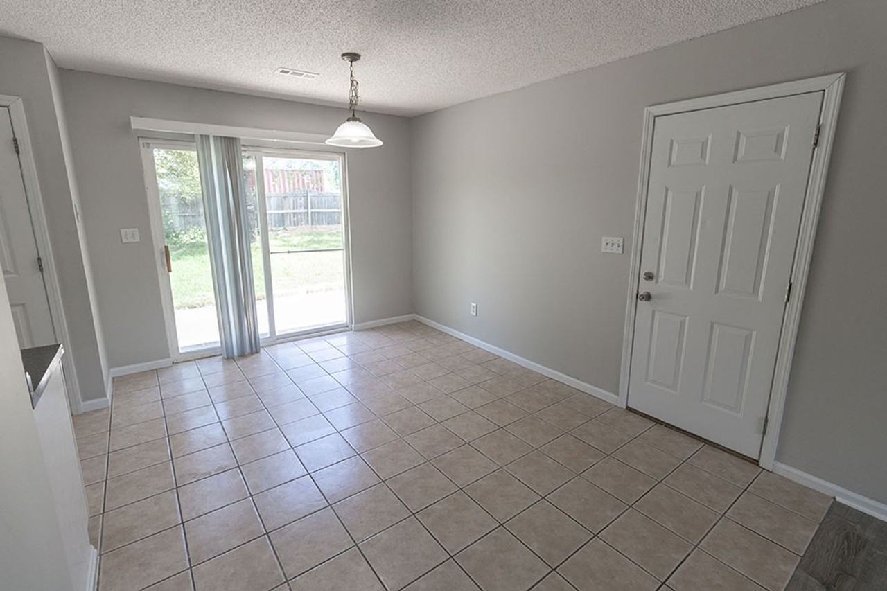 610 N Grace Ln - Photo 7 of 34