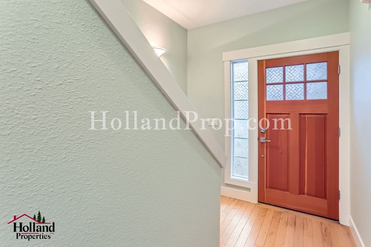 9540 Sw Lodestone Dr - Photo 3 of 18