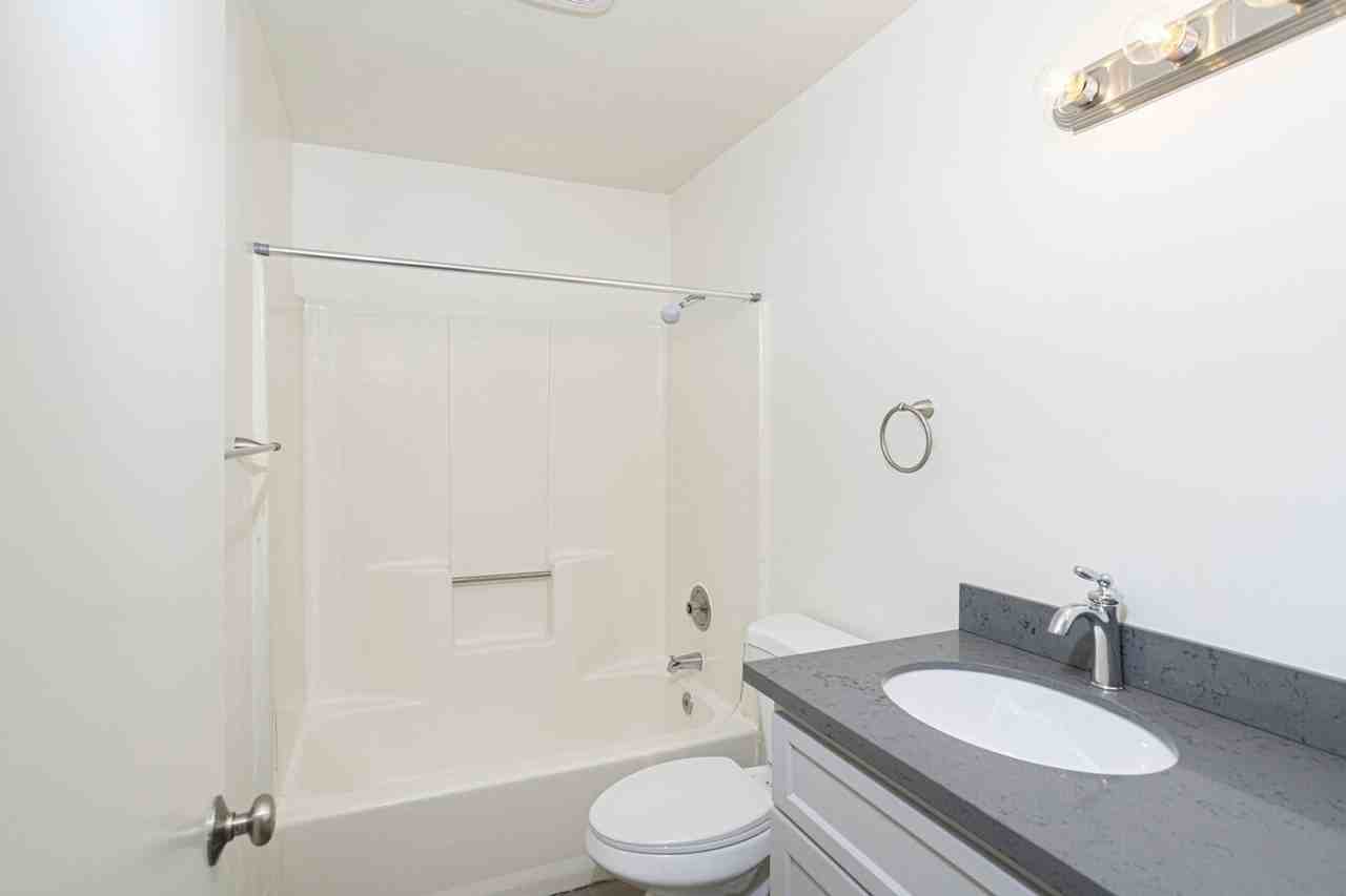 4641 10th St - Photo 5 of 10