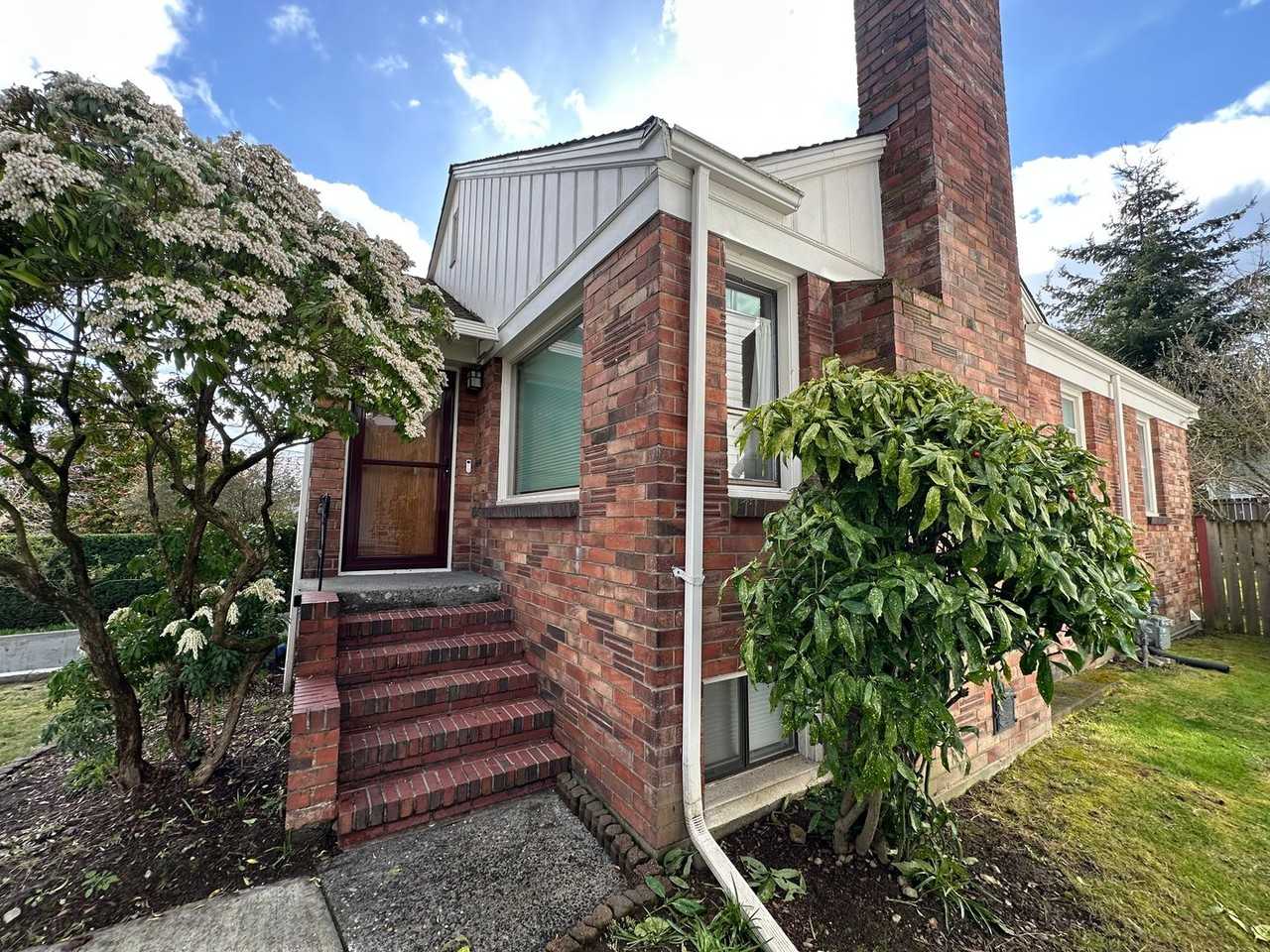 5249 37th Ave Ne - Photo 2 of 49