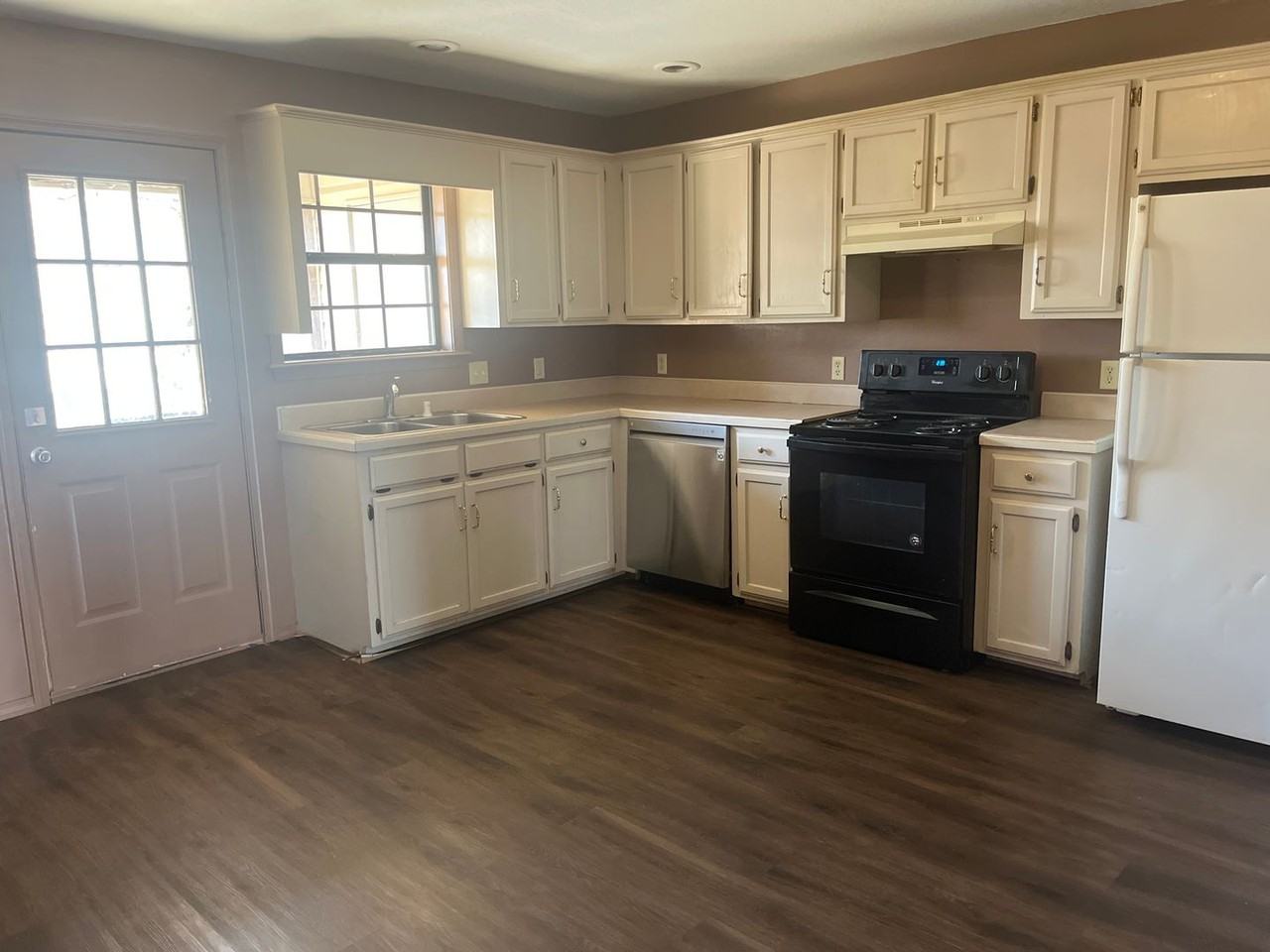 317 W 16th Ct #A - Photo 2 of 13