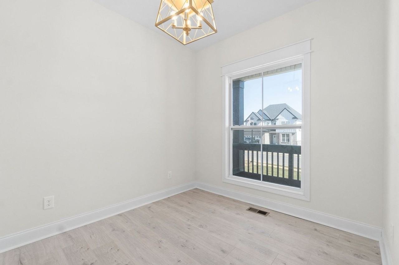 584 Dexter Dr - Photo 7 of 29