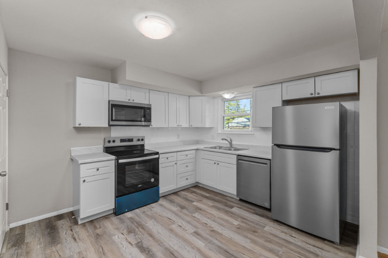 555 Benne Dr - Photo 2 of 38