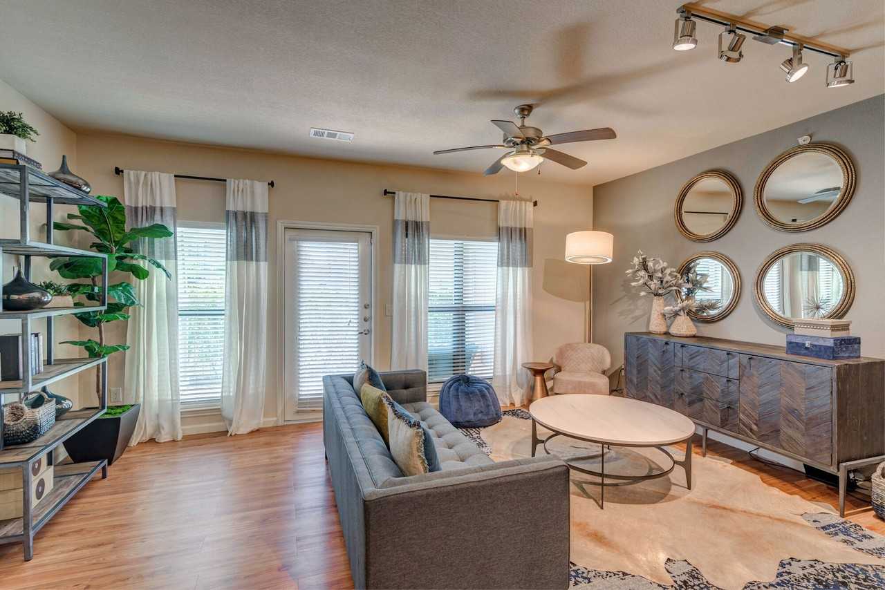 Landing at Double Creek - Photo 7 of 37