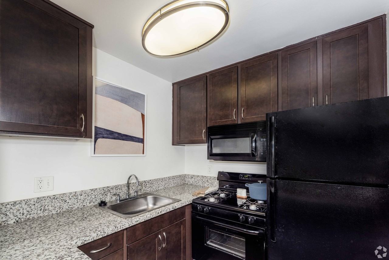 Westridge at Hilltop Apartments - Photo 7 of 32