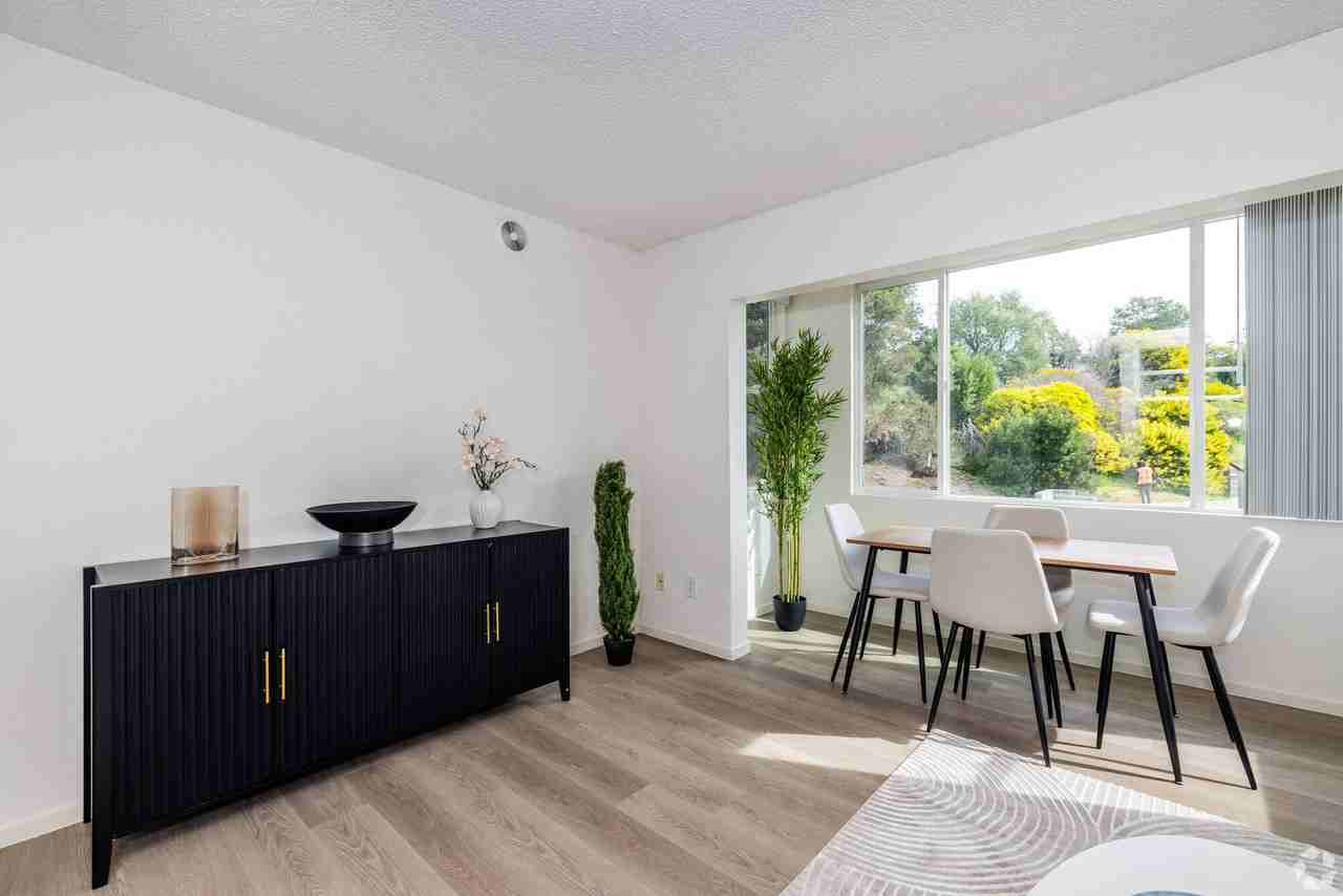 Westridge at Hilltop Apartments - Photo 6 of 32