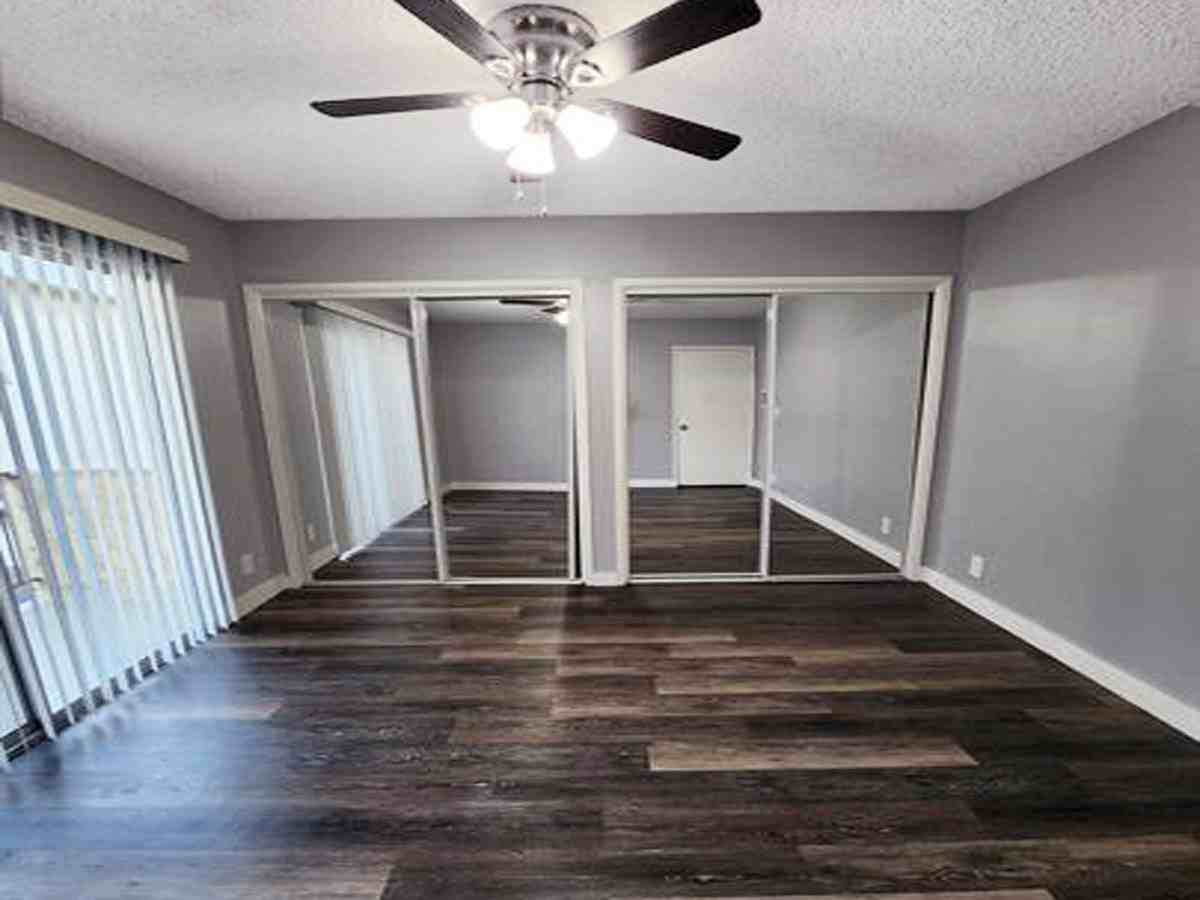 215 South Rampart Boulevard - Photo 7 of 36