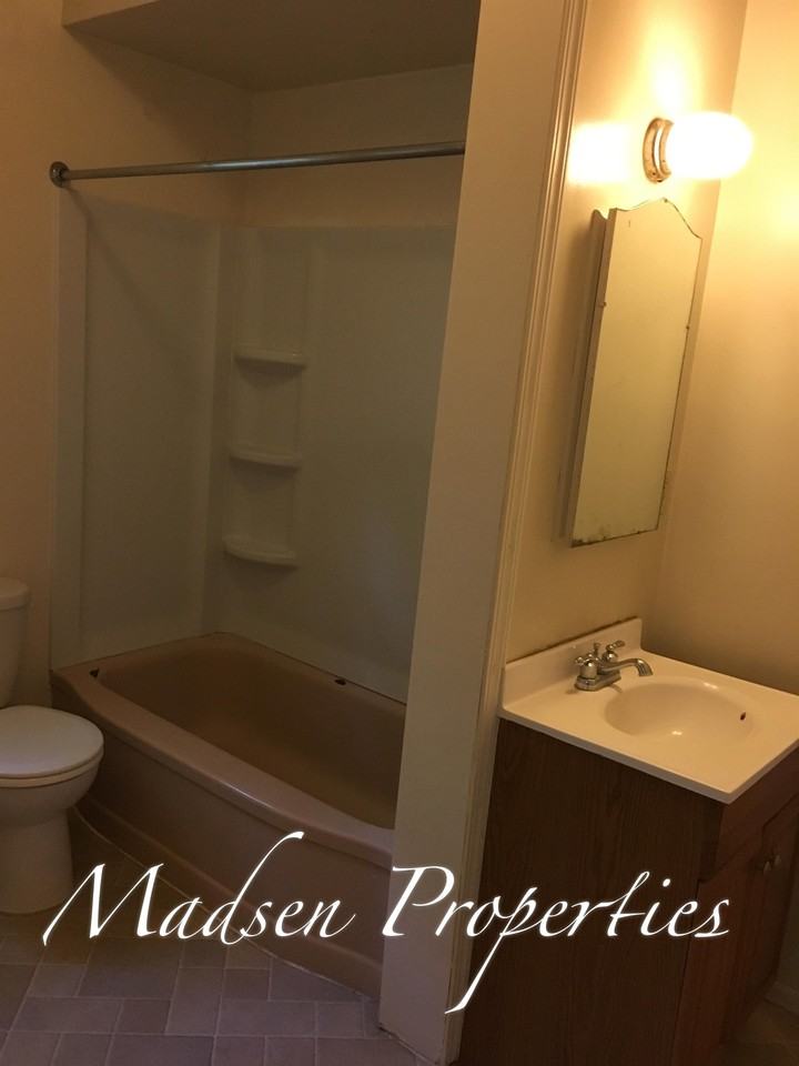 1343 Laburnum Ave - Photo 6 of 15