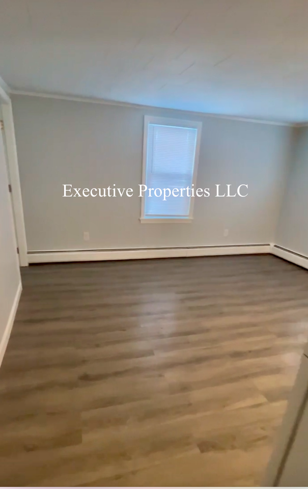 205 - 207 North Main Street - Photo 5 of 14
