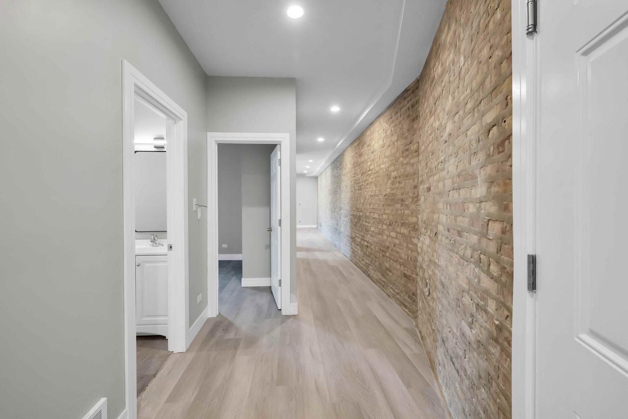 5231 South Indiana Avenue - Photo 2 of 19