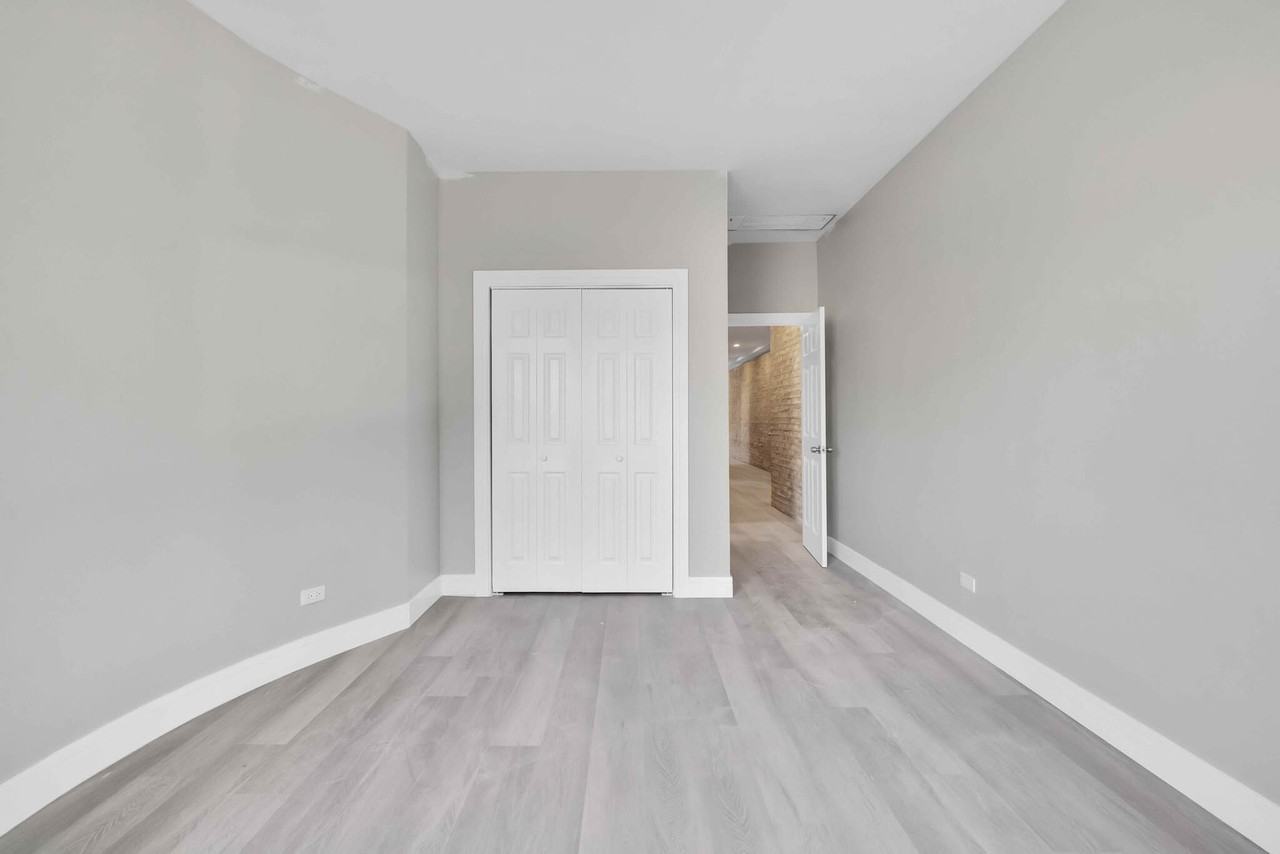 5231 South Indiana Avenue - Photo 4 of 19