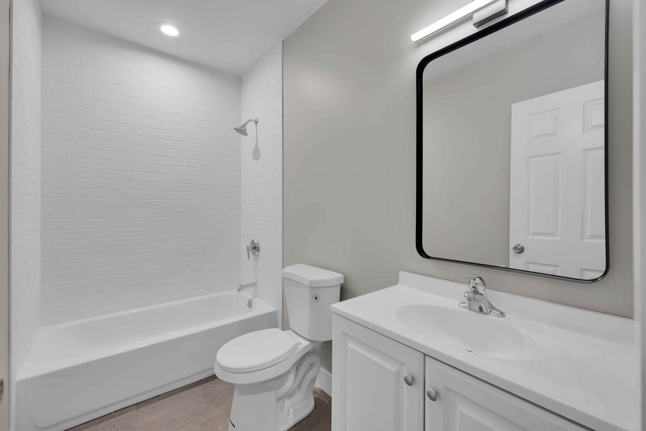 5231 South Indiana Avenue - Photo 6 of 19