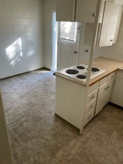 781 Oxford Dr #8 - Photo 2 of 10