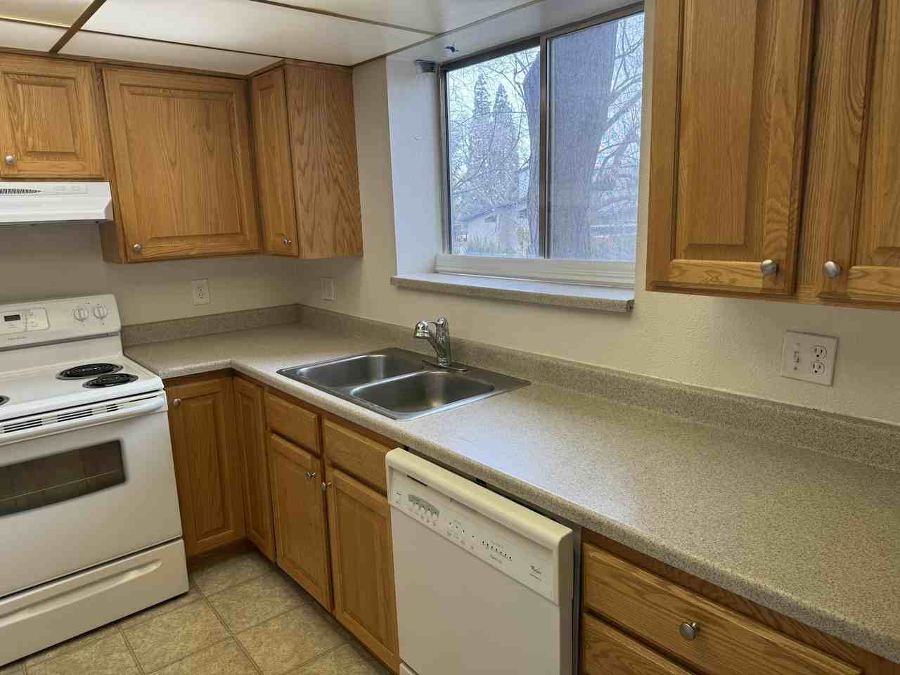 3665 East 3820 South, Unit 1 - Photo 5 of 9