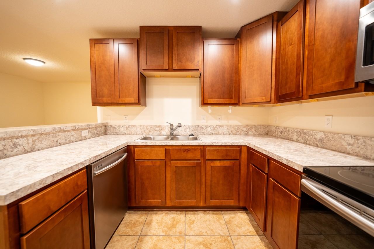 806 Oak Street - Photo 4 of 39