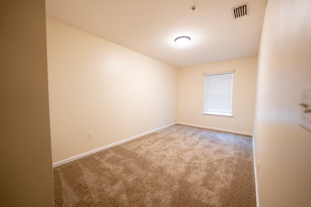 806 Oak Street - Photo 7 of 39