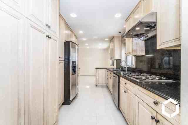 267 Newkirk Ave - Photo 3 of 10