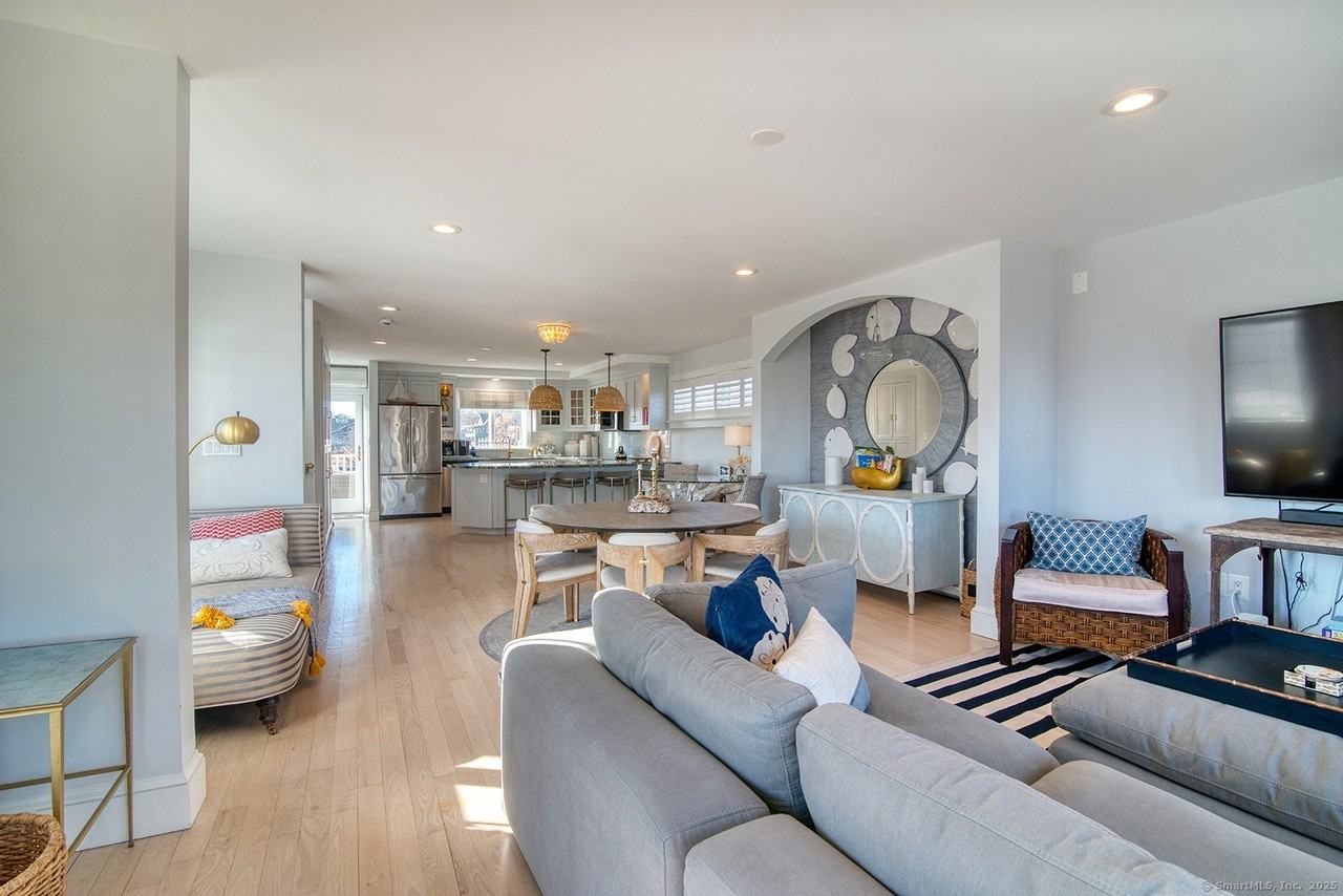 99 Jupiter Point Rd - Photo 6 of 33