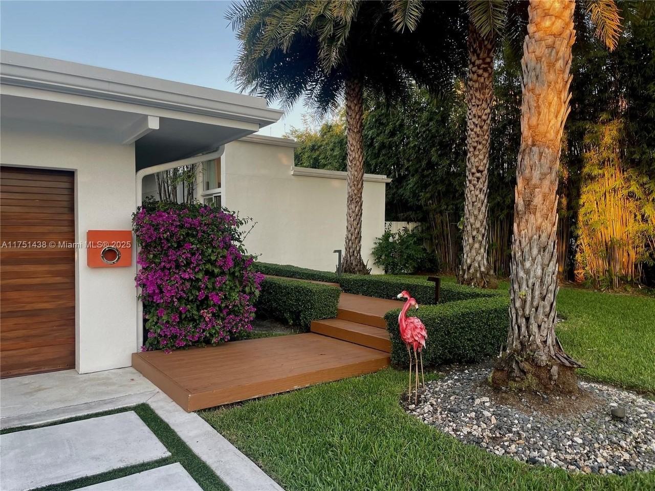 1701 Se 11th St - Photo 3 of 36