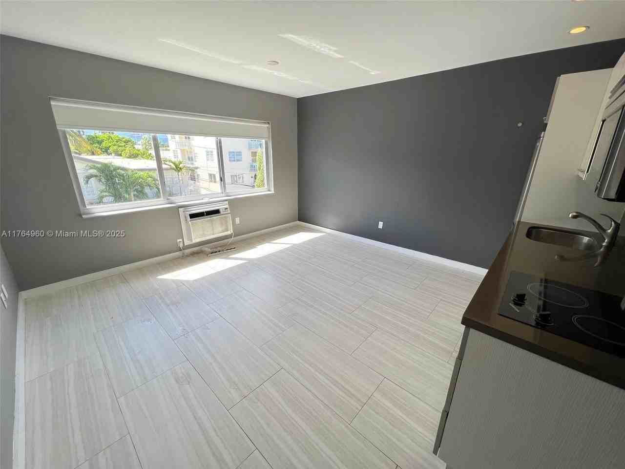 641 Espanola Way #27 - Photo 2 of 6